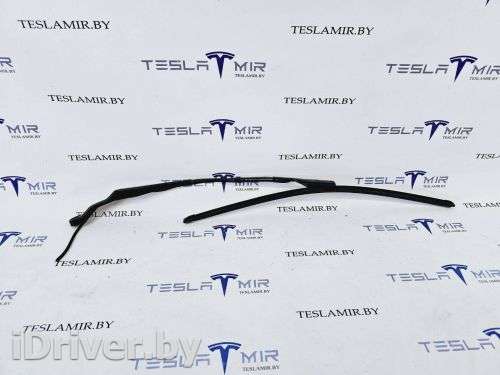Щеткодержатель (поводок стеклоочистителя, дворник) левый Tesla model S 2022г. 1562210-00,1562213-00,1562215-00 - Фото 1