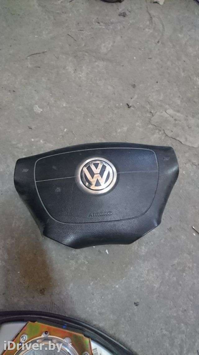 Подушка безопасности водителя Volkswagen LT 2 2002г.  - Фото 1