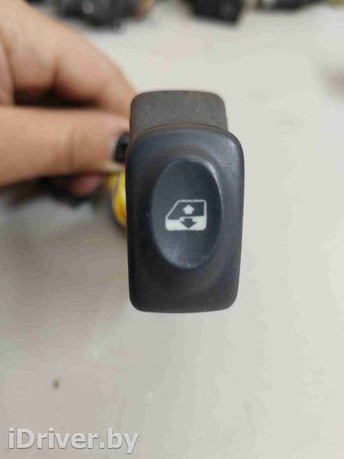 Кнопка управления стеклоподъемниками Renault Megane 1 1998г. 421119H - Фото 1