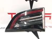 1077402-00-F Фонарь крышки багажника правый к Tesla model 3 Арт 99444856