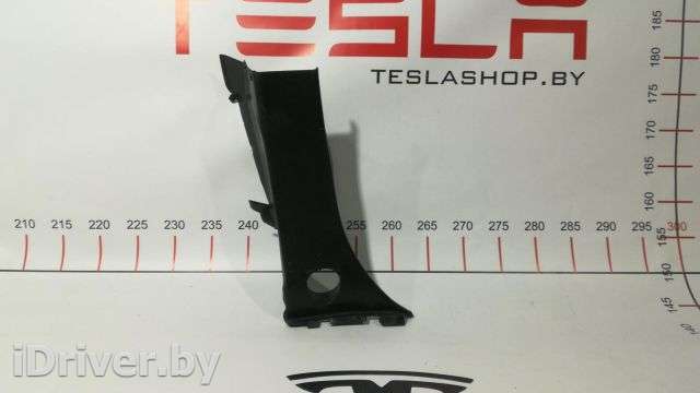 Молдинг крышки багажника Tesla model S 2014г. 1006675-00-G,1021438-00-D - Фото 1