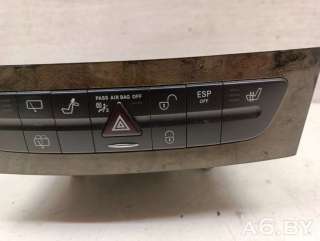 Кнопка подогрева сидений Mercedes E W211 2006г. A2116800552 - Фото 3