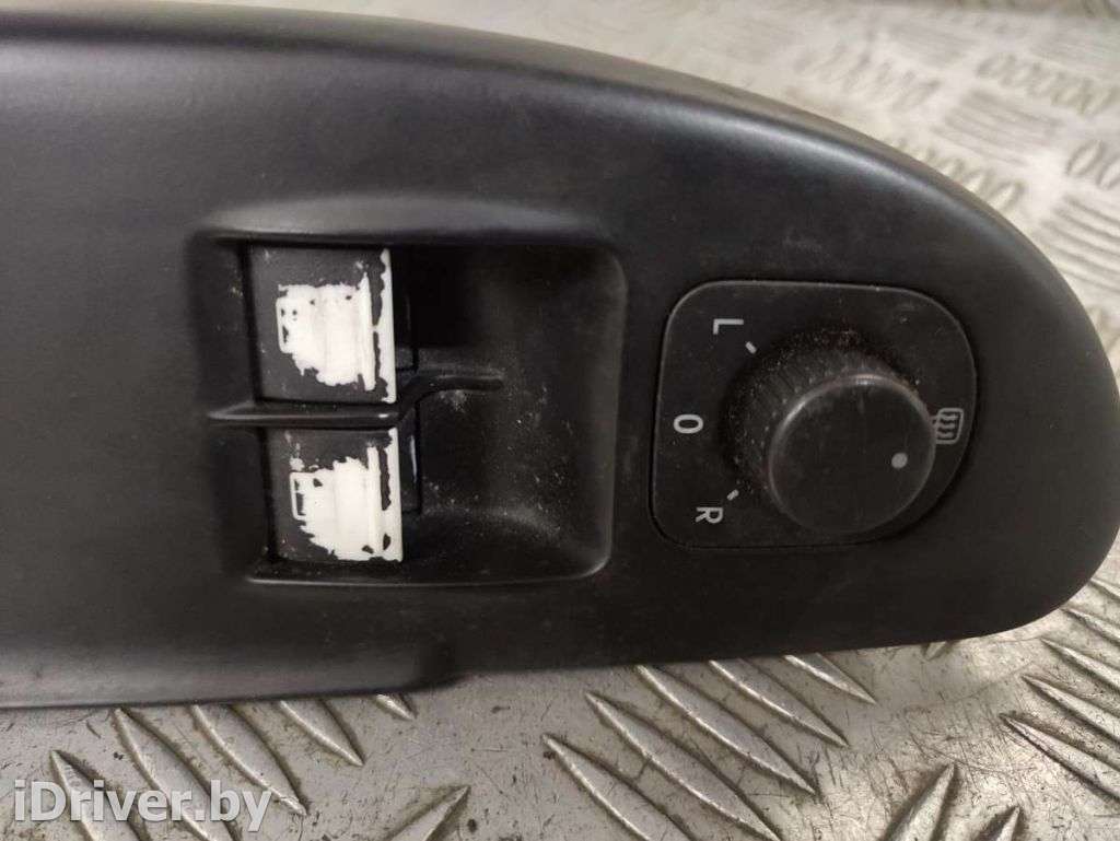 Кнопка стеклоподъемника переднего левого Volkswagen Passat B6 2006г. 3c2867172a  - Фото 2