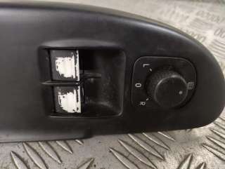 Кнопка стеклоподъемника переднего левого Skoda Octavia RS 2 2006г. 3c2867172a - Фото 2
