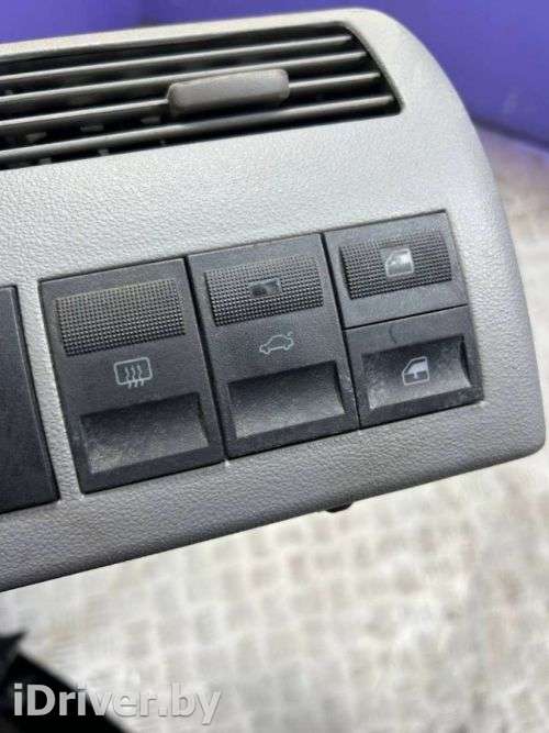 Кнопка открытия багажника Volkswagen Pointer 2005г.  - Фото 1