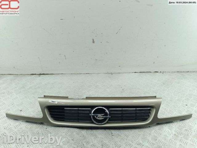 Решетка радиатора Opel Astra F 1997г. 90510961 - Фото 1