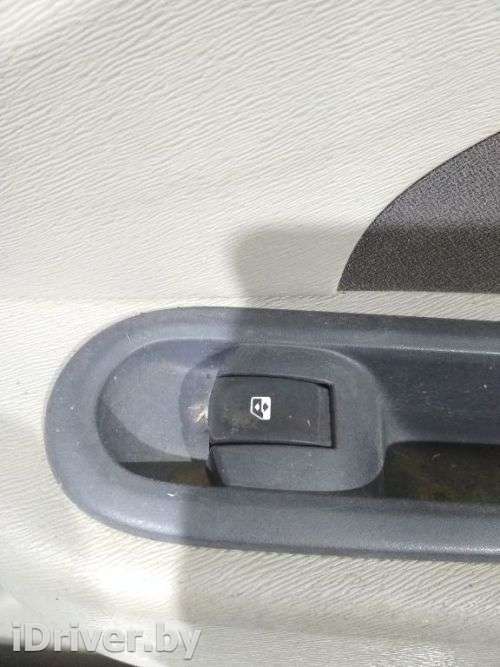 Кнопка стеклоподъемника переднего правого Renault Twingo 2 2008г.  - Фото 1