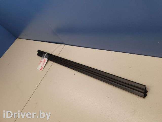 Накладка стекла задней левой двери Skoda Octavia A7 2013г. 5E5839479 - Фото 1