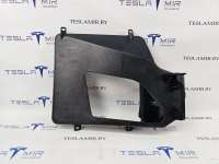 1058072-00 Дефлектор радиатора правый к Tesla model S Арт 17384