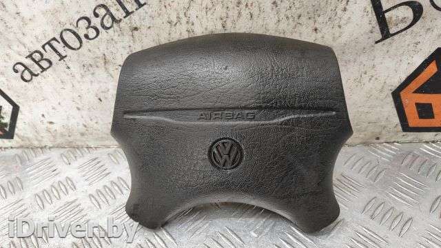 Подушка безопасности водителя Volkswagen Sharan 1 1999г.  - Фото 1