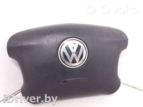 Подушка безопасности водителя Volkswagen Golf 4 2001г. 3b0880201an , artIRO691 - Фото 1