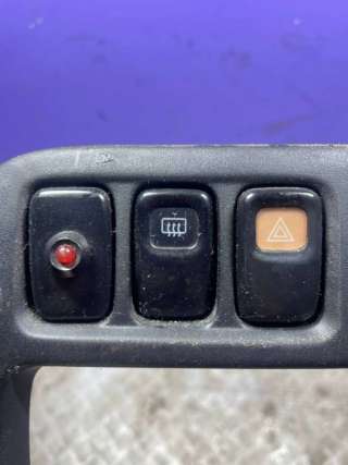  Кнопка аварийной сигнализации к Mazda 323 F Арт 80635346