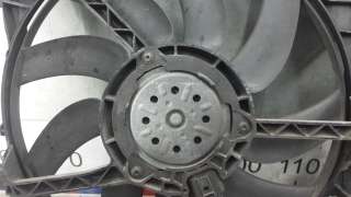 Вентилятор радиатора Audi Q5 1 2011г.  - Фото 2