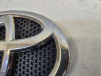Эмблема решетки радиатора Toyota Rav 4 3 2012г. 7530142051 - Фото 4