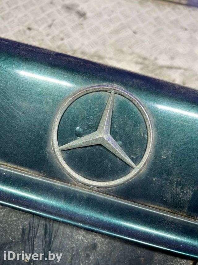 Эмблема Mercedes C W202 1996г.  - Фото 1