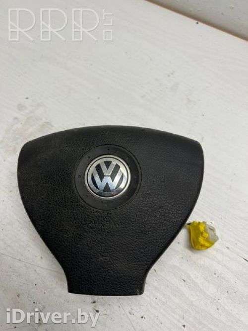 Подушка безопасности водителя Volkswagen Golf 5 2005г. 61815051 , artKIM2505 - Фото 1