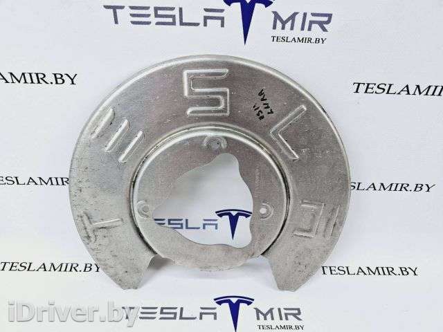 Кожух защитный тормозного диска задний левый Tesla model 3 2023г. 1044665-00 - Фото 1