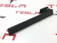 1061614-00-E Пластик салазок сиденья Tesla model X Арт 9934298