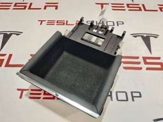 1564463-00-A Вещевой ящик центральной консоли к Tesla model S Арт 99448443