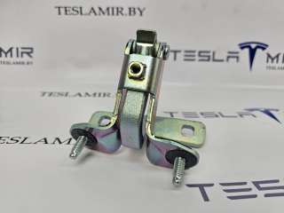 1500495-00 Петля крышки багажника к Tesla model Y Арт 18430