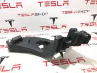 крепление фары правой Tesla model X 2019г. 1043612-00-F,1048807-00-A - Фото 3