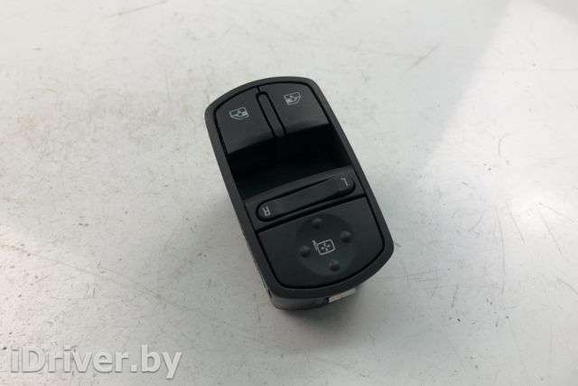 Кнопка стеклоподъемника переднего левого Opel Corsa D 2014г. 13258521AA , art5826178 - Фото 1