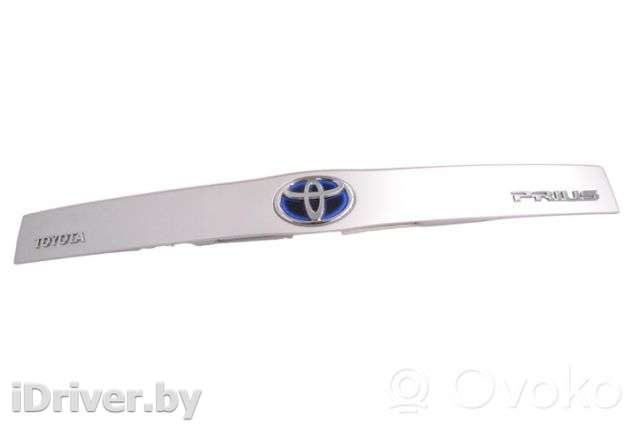 Накладка подсветки номера Toyota Prius 3 2013г. 768010q900 , artGVV126499 - Фото 1