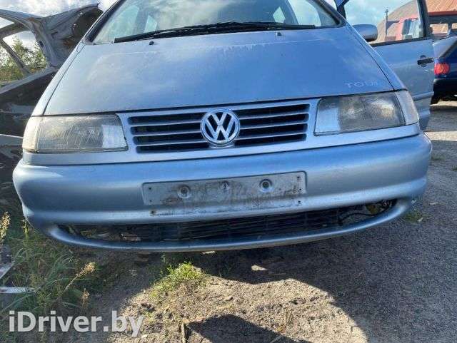 Бампер передний Volkswagen Sharan 1 1999г.  - Фото 1