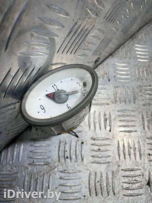 Часы Ford KA 1 1999г. 97KB15000BE - Фото 1