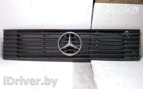 Решетка радиатора Mercedes 609 1992г. 670690048, 670690048s , artJUR158799 - Фото 1