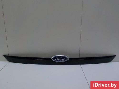 Накладка двери багажника Ford Focus 2 2007г. 1581833 Ford - Фото 1