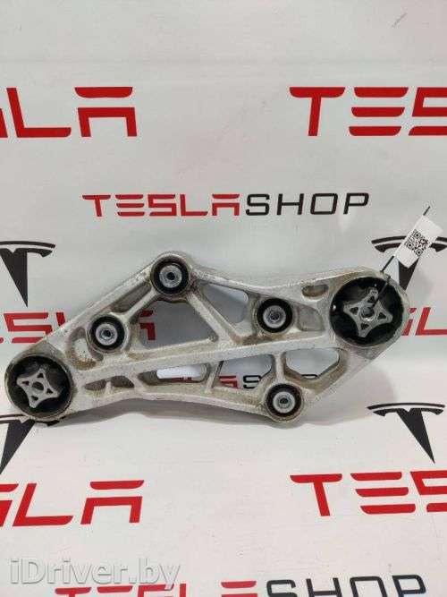 кронштейн двигателя Tesla model X 2018г. 1072964-00-A,1035000-01-J,1035300-00-E,1072847-00-A - Фото 1