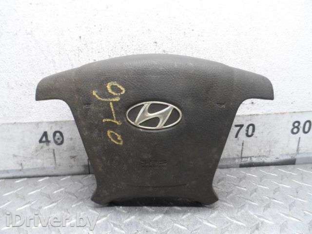 Подушка безопасности водителя Hyundai Santa FE 2 (CM) 2009г.  - Фото 1