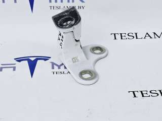петля двери передней левой Tesla model Y 2021г. 1497492-00 - Фото 2