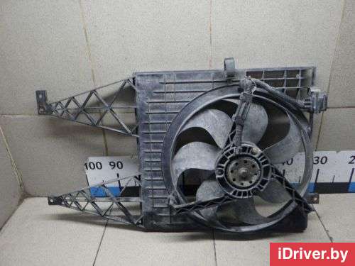 Вентилятор радиатора Volkswagen Golf 4 2003г.  - Фото 1