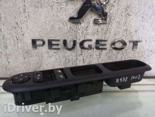 Кнопка стеклоподъемника переднего левого Peugeot 3008 1 2010г.  - Фото 1