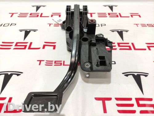 Педаль тормоза Tesla model Y 2021г. 1118869101B - Фото 1