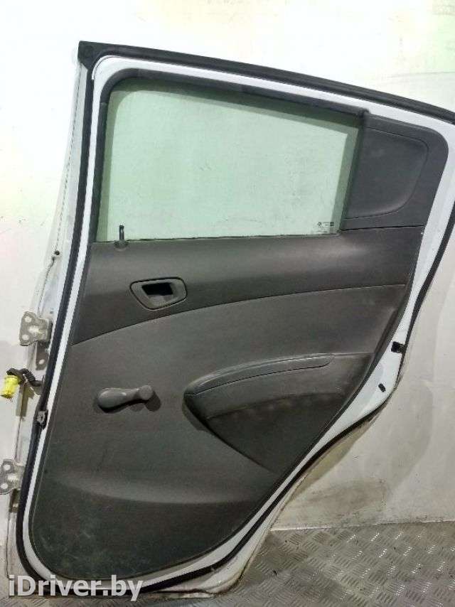 Обшивка двери задней правой (дверная карта) Chevrolet Spark M300 2010г.  - Фото 1