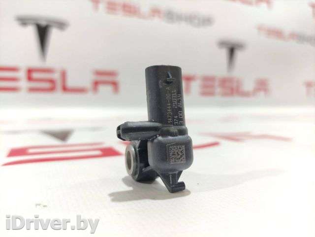Датчик удара Tesla model S 2022г. 1473444-00-A - Фото 1