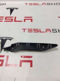 1493771-00-B кронштейн крепления бампера к Tesla model Y Арт 9936154