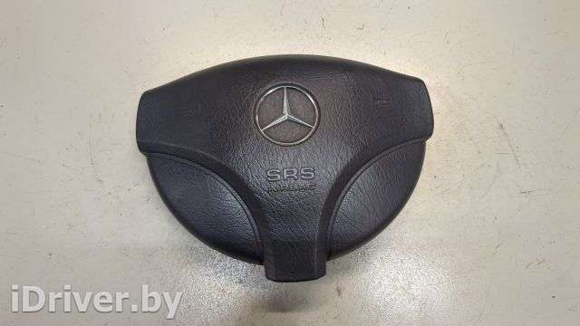 Подушка безопасности водителя Mercedes A W168 2001г.  - Фото 1