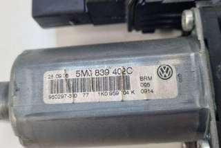 Моторчик стеклоподъемника задний правый Volkswagen Golf PLUS 1 2007г. 5M0839402C , art9227964 - Фото 4