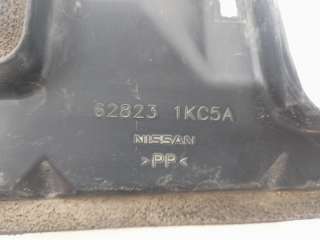 Дефлектор радиатора Nissan Juke 2011г. 628231KC5A - Фото 7