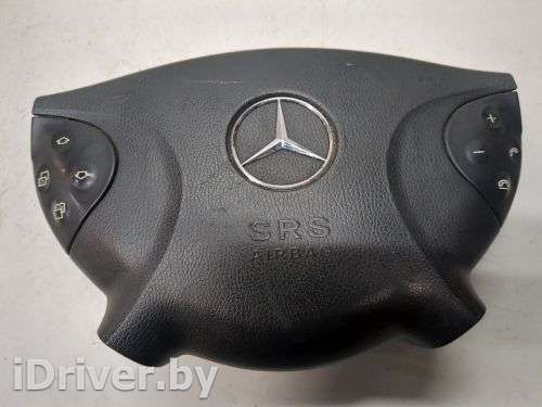 Подушка безопасности водителя Mercedes E W211 2005г. 61860240B - Фото 1