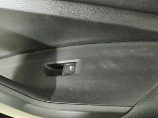 Обшивка двери передней правой (дверная карта) Volkswagen Jetta 7 2019г.  - Фото 4