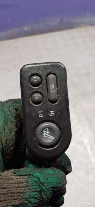 Кнопка подогрева сидений Chevrolet Tahoe GMT800 2001г.  - Фото 2