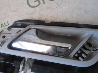 Ручка внутренняя передняя левая Mercedes R W251 2006г. A2517600161 - Фото 2
