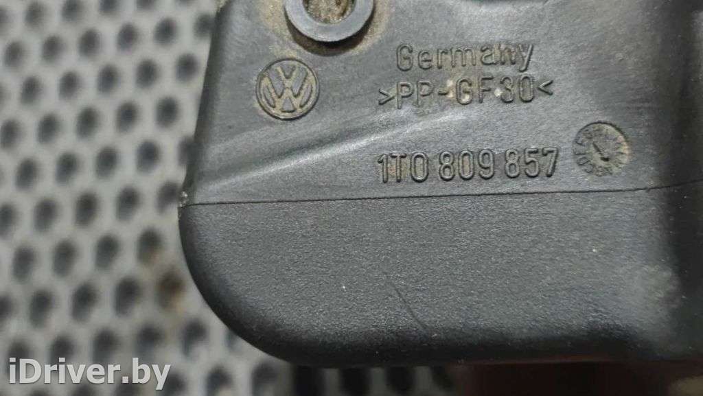 Лючок топливного бака Volkswagen Touran 1 2006г. 1T0809857FGRU  - Фото 3