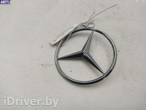 Эмблема Mercedes ML W163 2002г. 2107580158 - Фото 1