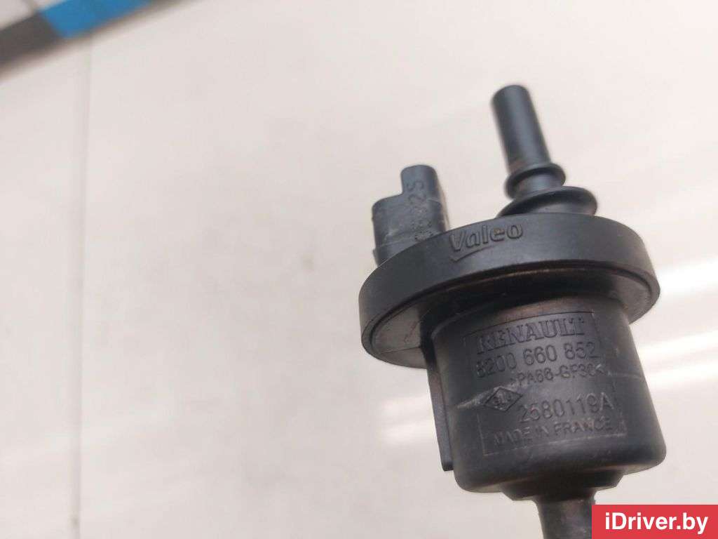 Клапан вентиляции топливного бака Renault Captur 2012г. 8200248821 Renault  - Фото 3